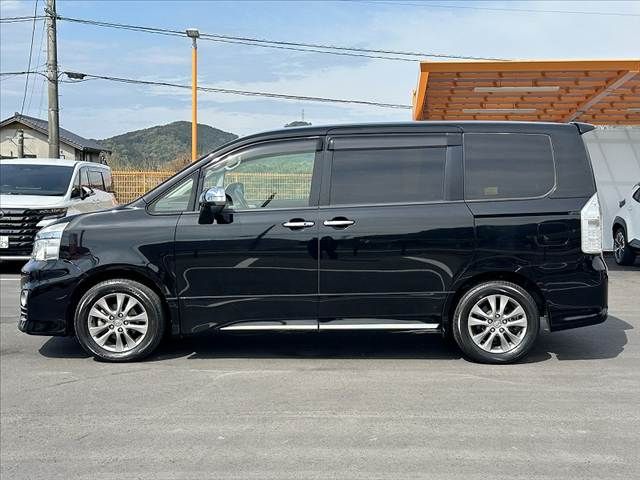 TOYOTA VOXY 2013 Image 31