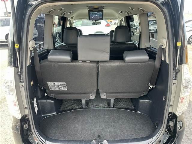 TOYOTA VOXY 2013 Image 31