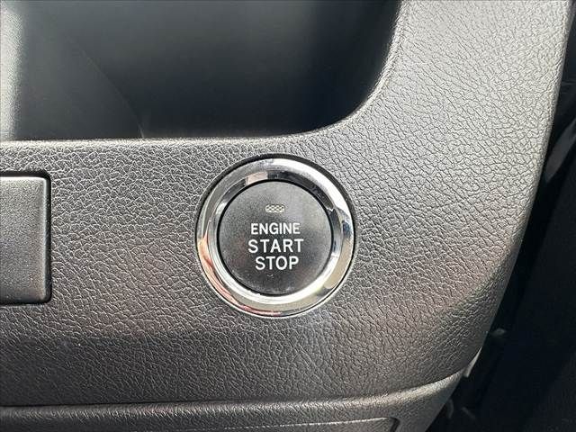 TOYOTA VOXY 2013 Image 31