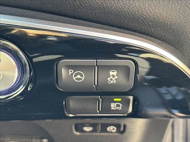 TOYOTA PRIUS PHV 2019 Image 31