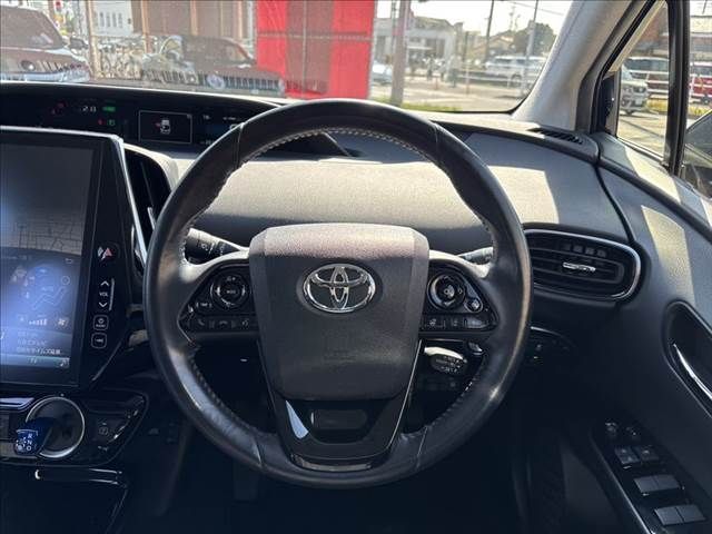TOYOTA PRIUS PHV 2019 Image 31