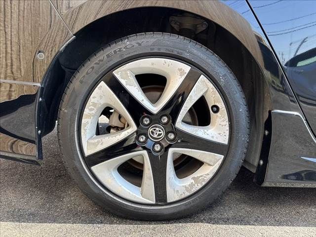 TOYOTA PRIUS PHV 2019 Image 31