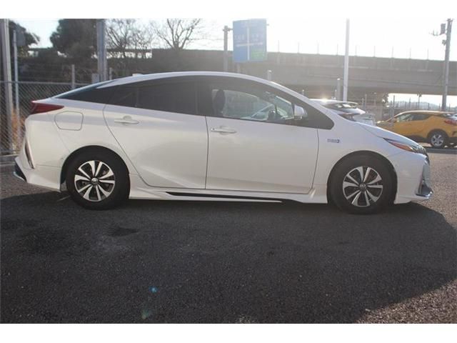 TOYOTA PRIUS PHV 2017 Image 31