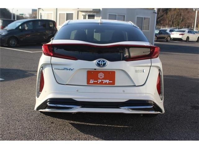 TOYOTA PRIUS PHV 2017 Image 31