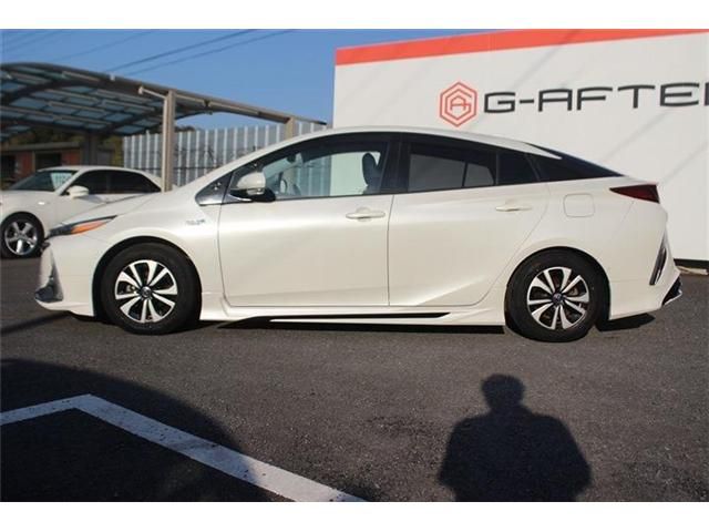 TOYOTA PRIUS PHV 2017 Image 31