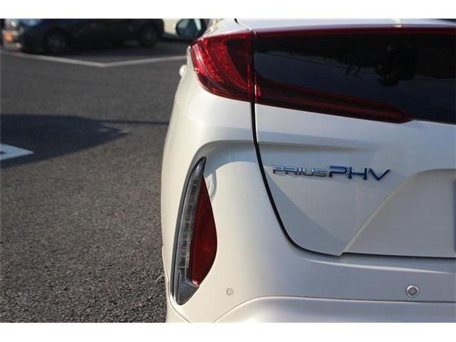 TOYOTA PRIUS PHV 2017 Image 31
