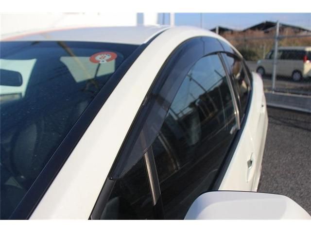 TOYOTA PRIUS PHV 2017 Image 31