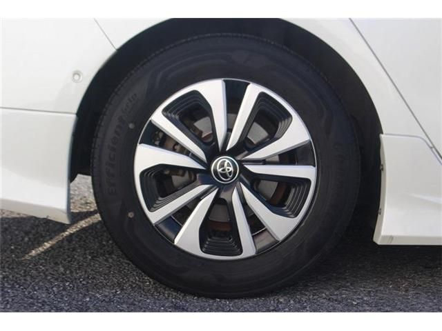 TOYOTA PRIUS PHV 2017 Image 31