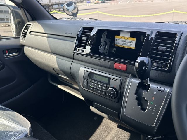 TOYOTA HIACE VAN 2WD 2026 Image 31