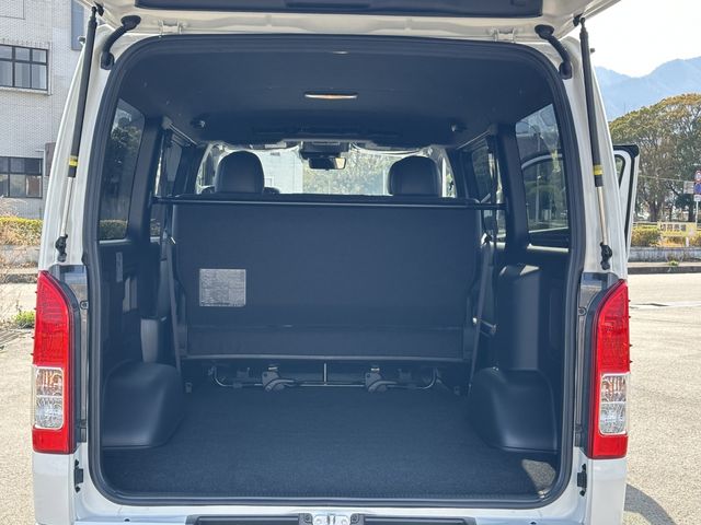 TOYOTA HIACE VAN 2WD 2026 Image 31