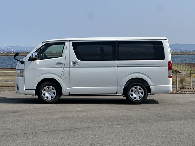 TOYOTA HIACE VAN 2WD 2026 Image 31