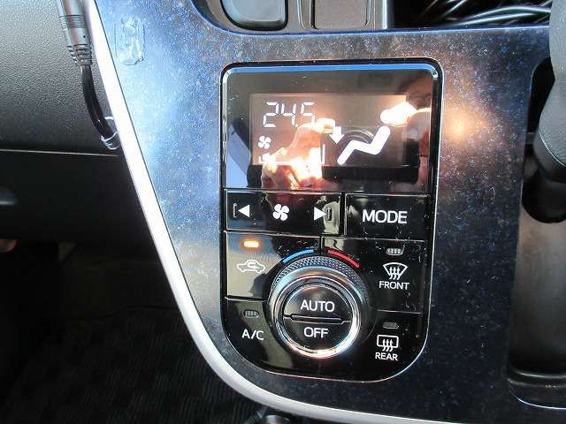 DAIHATSU MOVE CUSTOM 2015 Image 31