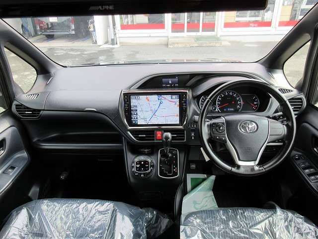 TOYOTA VOXY 2015 Image 31