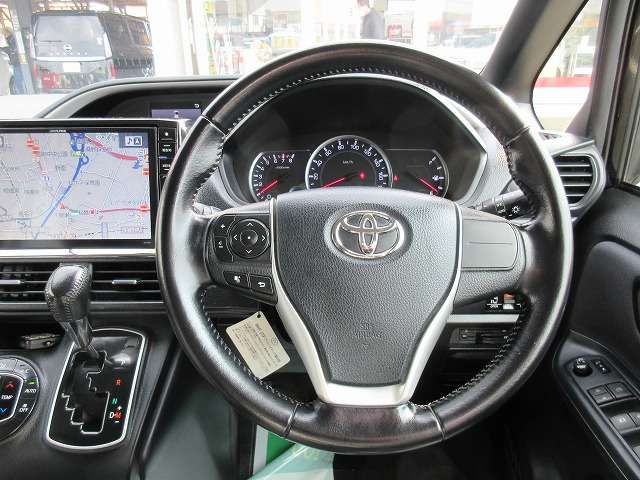 TOYOTA VOXY 2015 Image 31