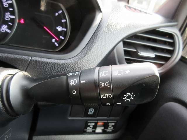 TOYOTA VOXY 2015 Image 31