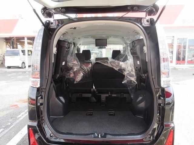 TOYOTA VOXY 2015 Image 31