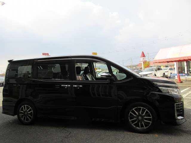 TOYOTA VOXY 2015 Image 31