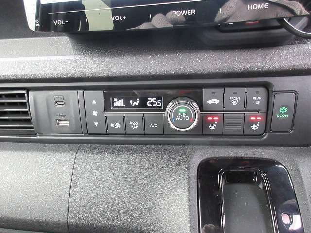 HONDA N BOX CUSTOM 2024 Image 31