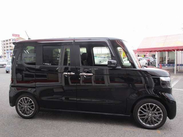 HONDA N BOX CUSTOM 2024 Image 31