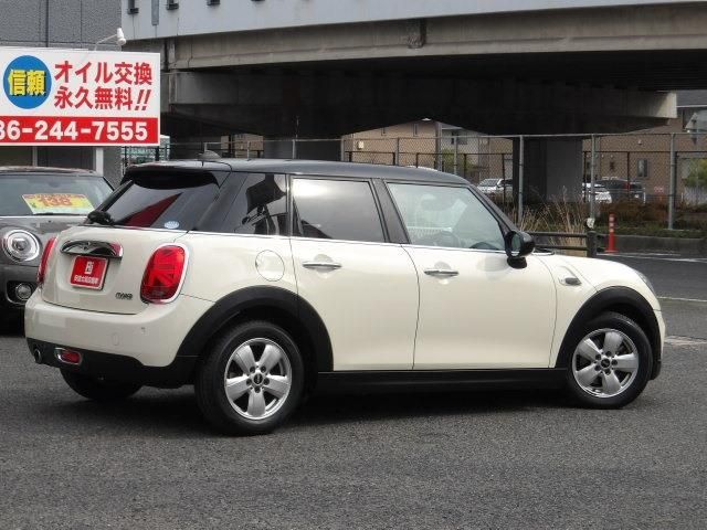 BMW MINI COOPER 5DOOR 2018 Image 31