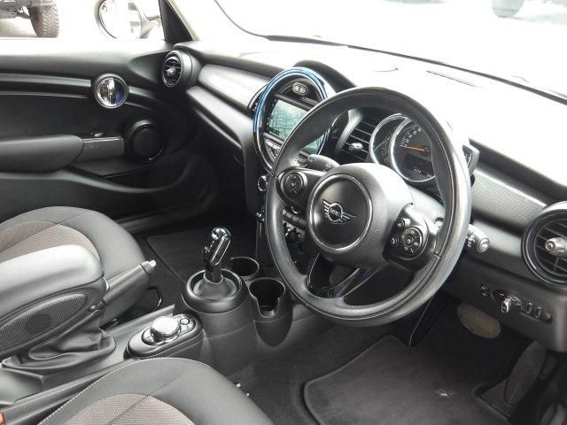 BMW MINI COOPER 5DOOR 2018 Image 31