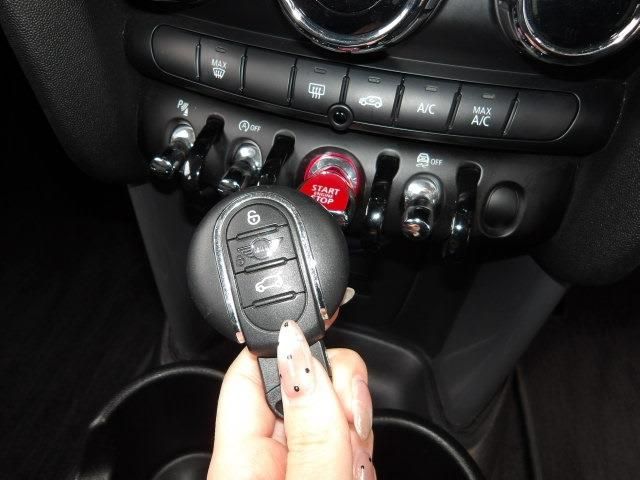 BMW MINI COOPER 5DOOR 2018 Image 31