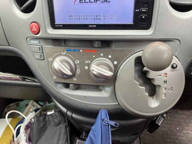 TOYOTA SIENTA 2009 Image 31