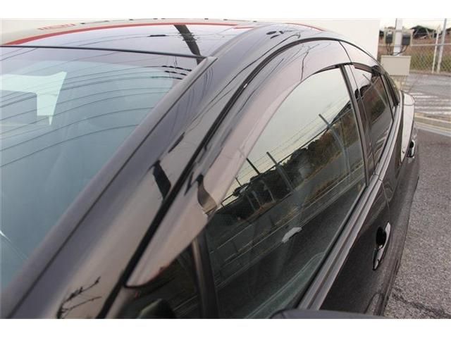 TOYOTA PRIUS 2019 Image 31