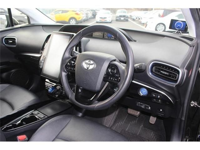 TOYOTA PRIUS 2019 Image 31