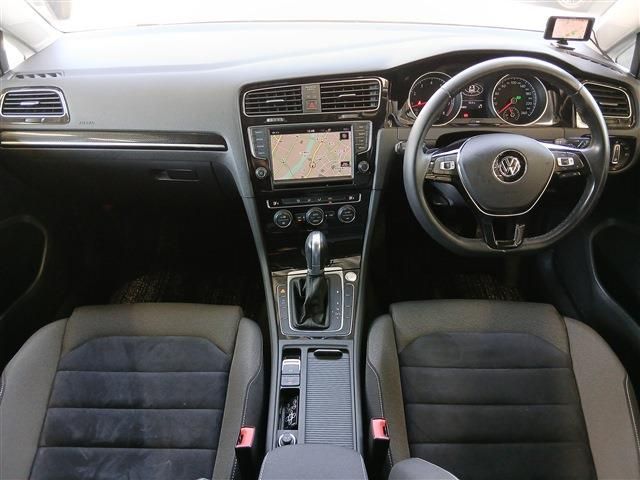 VOLKSWAGEN GOLF VARI 2017 Image 31