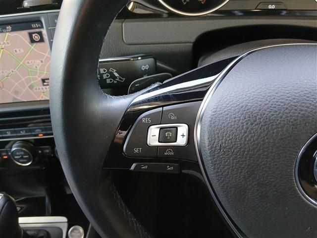 VOLKSWAGEN GOLF VARI 2017 Image 31