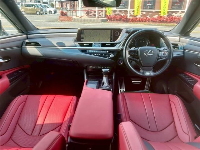 TOYOTA LEXUS ES300H 2021 Image 31