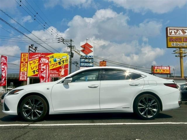 TOYOTA LEXUS ES300H 2021 Image 31