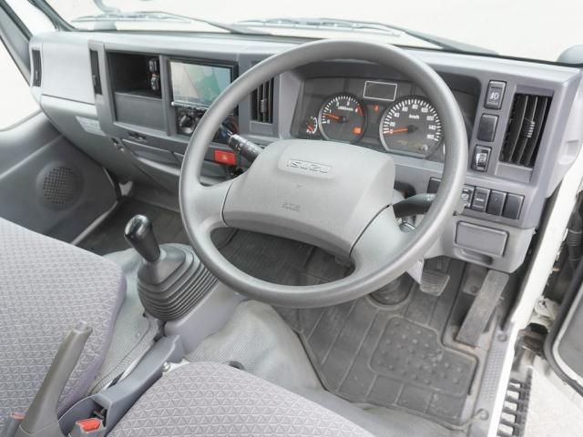 ISUZU  2018 Image 31