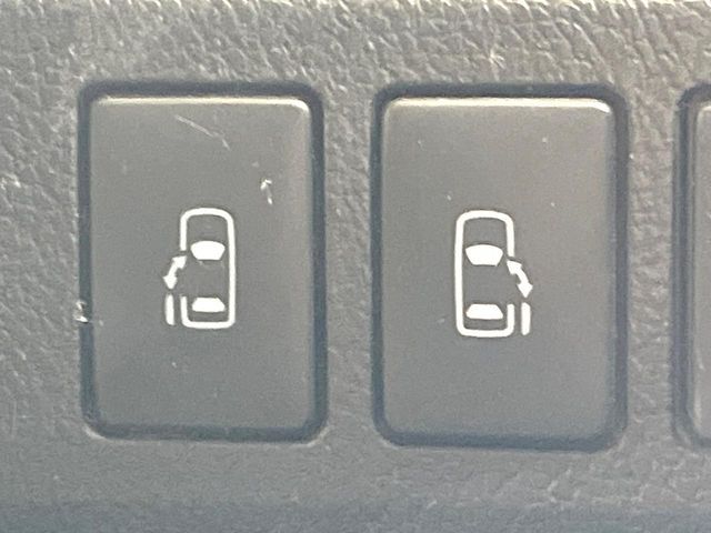 TOYOTA NOAH 2011 Image 31