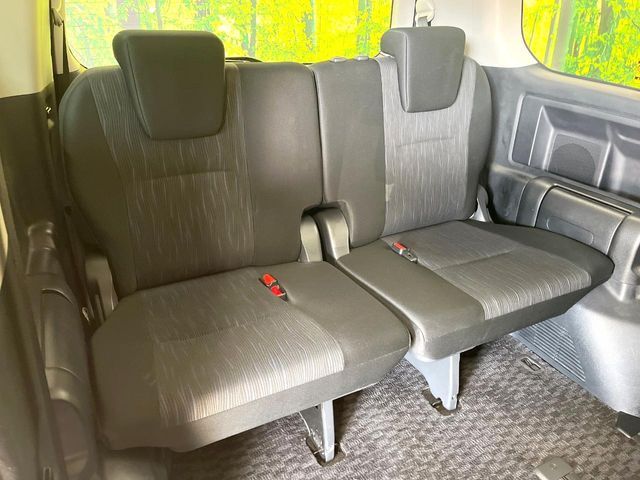 TOYOTA NOAH 2011 Image 31