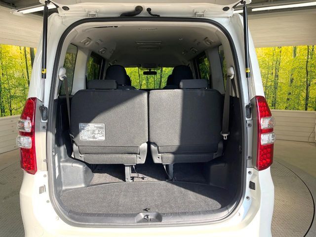 TOYOTA NOAH 2011 Image 31