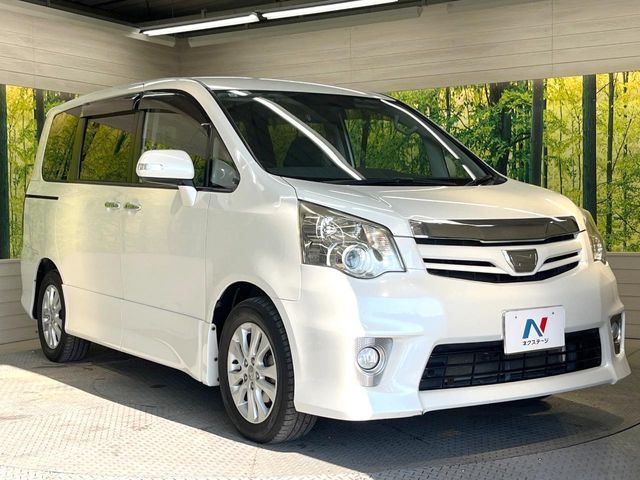 TOYOTA NOAH 2011 Image 31