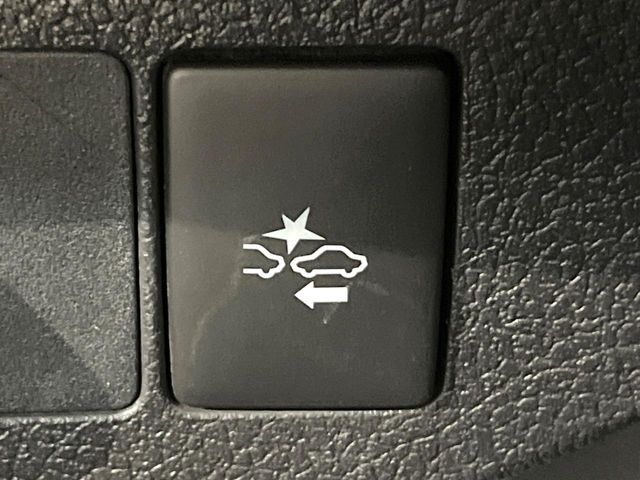 TOYOTA VITZ HYBRID 2017 Image 31