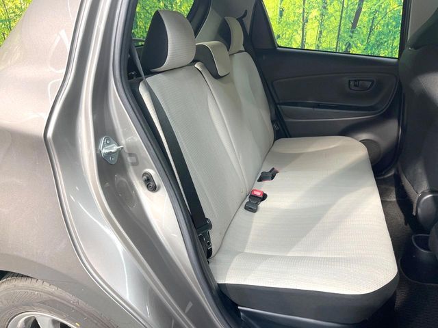 TOYOTA VITZ HYBRID 2017 Image 31