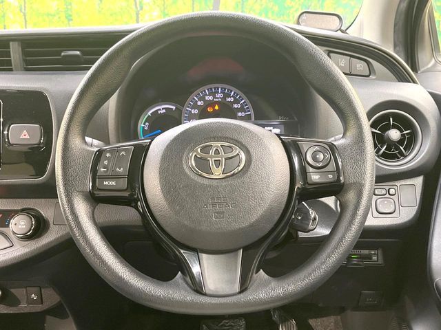 TOYOTA VITZ HYBRID 2017 Image 31