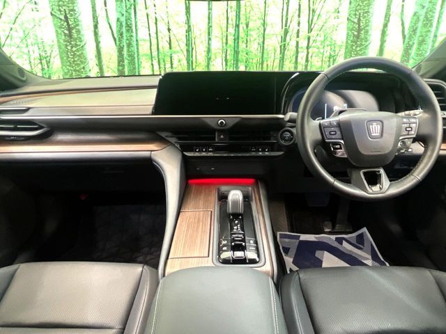 TOYOTA CROWN SEDAN HYBRID 2024 Image 31