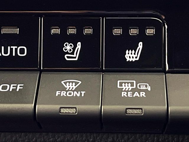 TOYOTA CROWN SEDAN HYBRID 2024 Image 31