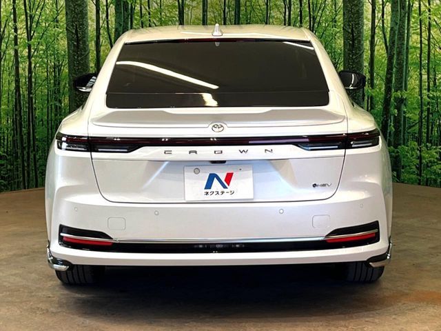 TOYOTA CROWN SEDAN HYBRID 2024 Image 31