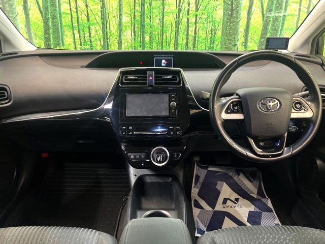 TOYOTA PRIUS 2017 Image 31