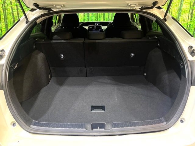 TOYOTA PRIUS 2017 Image 31