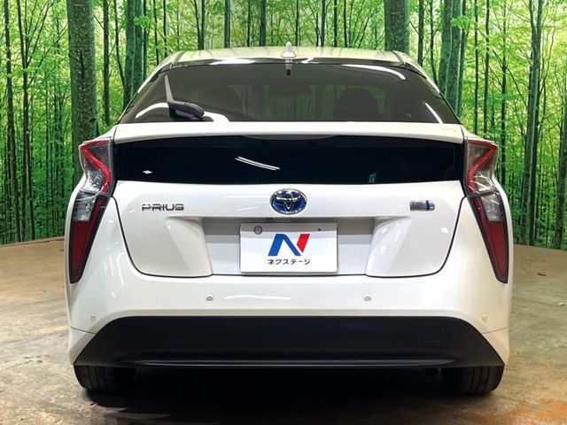 TOYOTA PRIUS 2017 Image 31