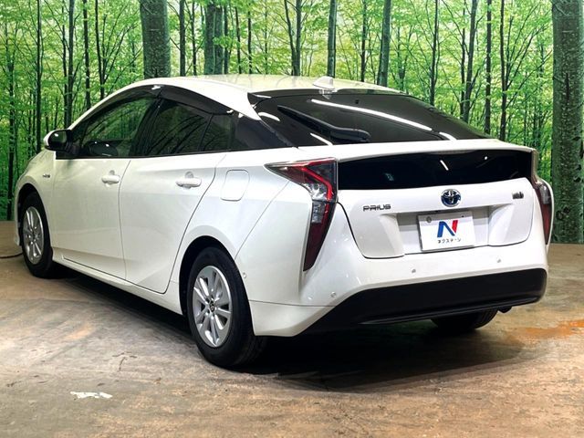 TOYOTA PRIUS 2017 Image 31
