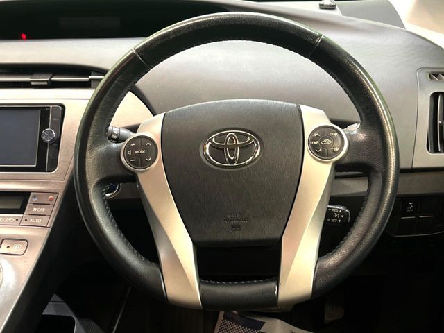 TOYOTA PRIUS 2013 Image 31