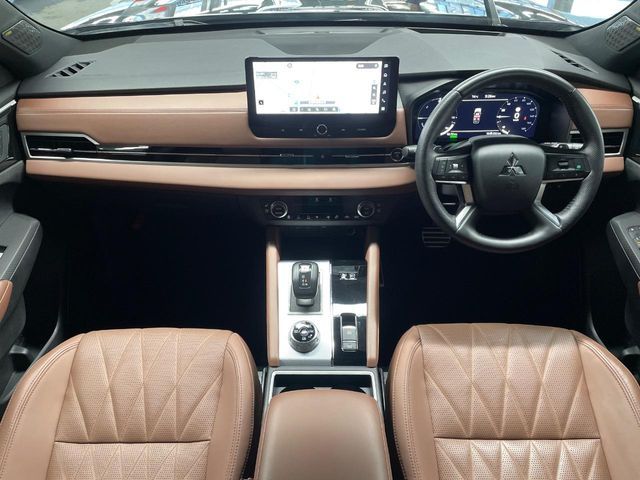 MITSUBISHI OUTLANDER PHEV 2024 Image 31